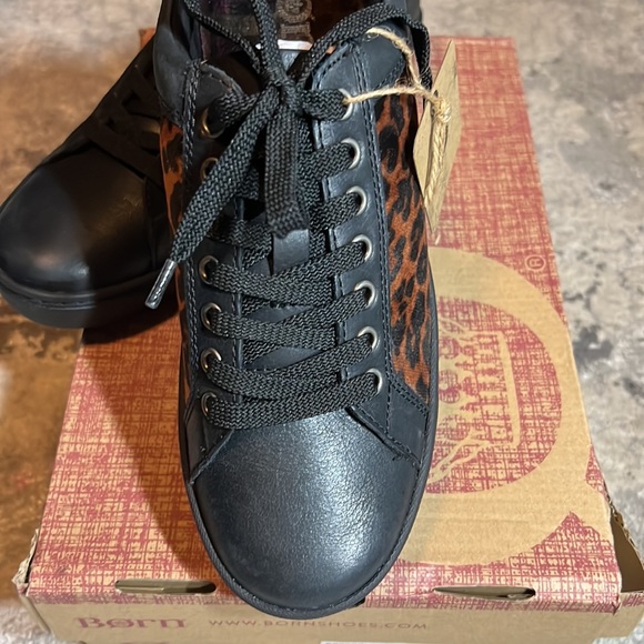 Born Sur Black/Leopard Sneaker 7 BNIB - Picture 3 of 7